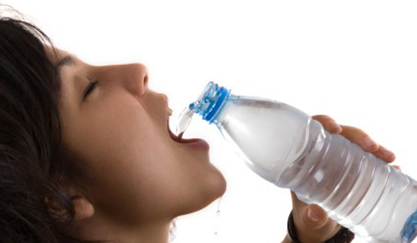 9 mẹo để uống nước nhiều hơn
