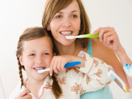 Chải răng sai – Răng giảm tuổi thọ