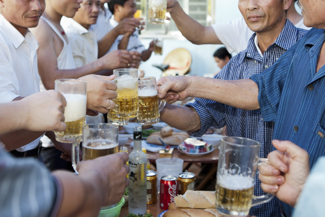 Rượu, bia đang tàn phá đàn ông Việt