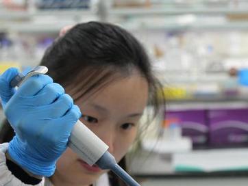 Vaccine ngừa cúm H7N9 bước đầu thử nghiệm thành công