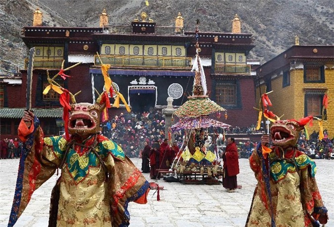 Chiêm ngưỡng điệu múa trừ tà của tu sĩ Tây Tạng