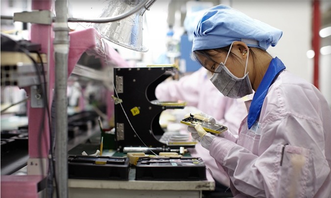 Trung Quốc: Nhiều công nhân sản xuất iPhone chết vì ung thư