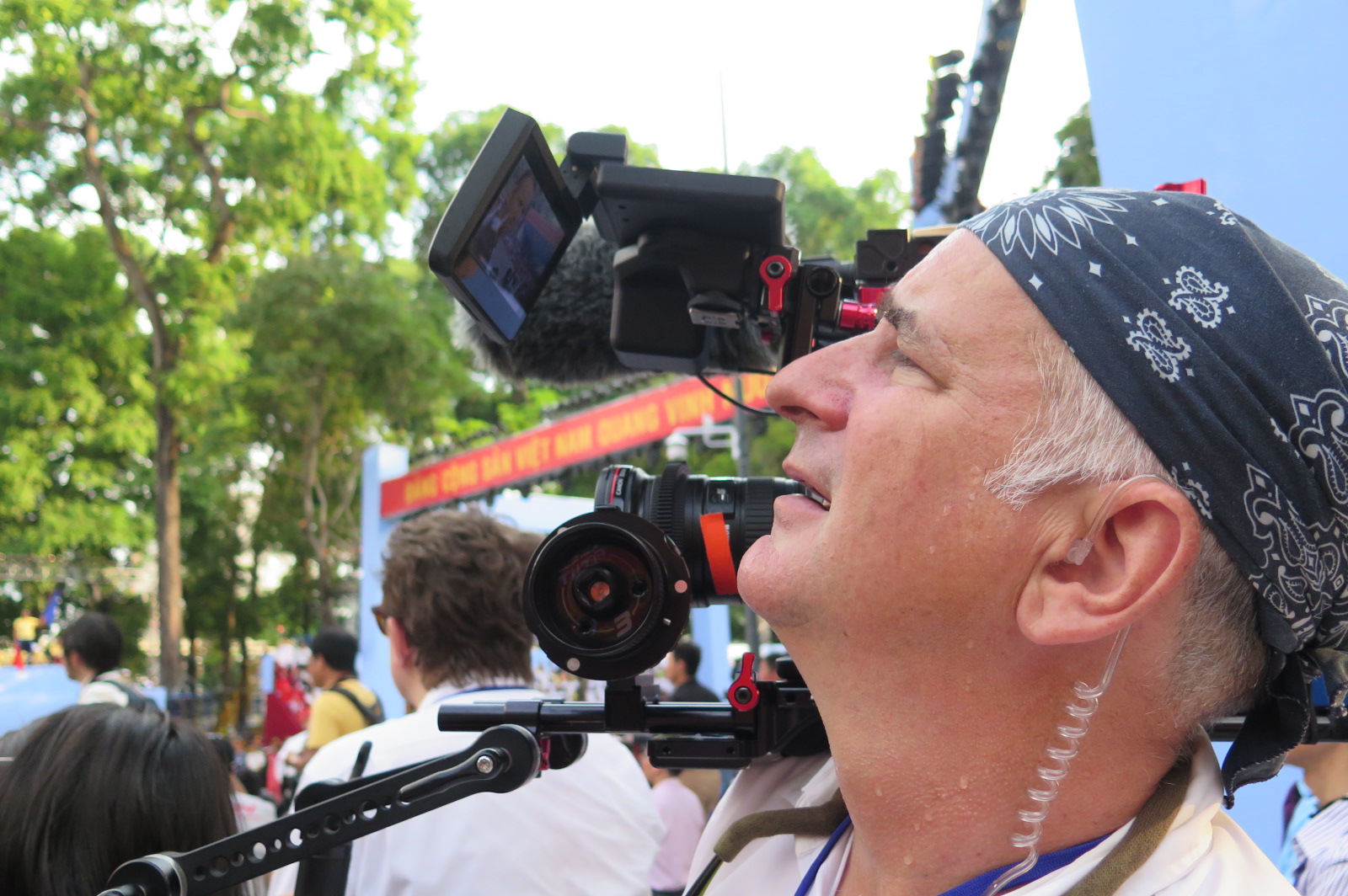 Muôn mặt phóng viên Tây tại lễ diễu binh kỷ niệm 30/4