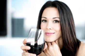 Uống rượu vang đỏ có thể ngừa sâu răng