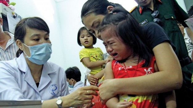 Hà Nội bắt đầu tiêm vaccine sởi - rubella miễn phí cho trẻ 