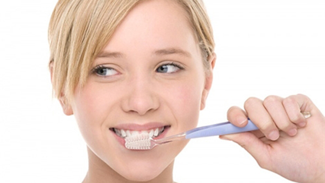 Lười đánh răng có thể gây tổn hại trí nhớ