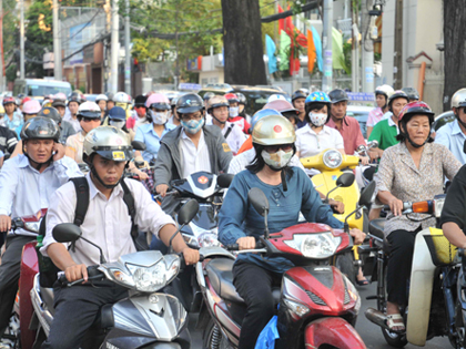TP.HCM: Q.9 dừng thu phí đường bộ xe máy