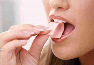 Nhai kẹo cao su ảnh hưởng tốt tới não bộ