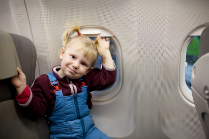 Những chuẩn bị khi mang theo trẻ em đi máy bay