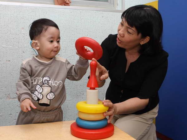 Sàng lọc khiếm thính cho gần 11.000 trẻ tại Nam Định