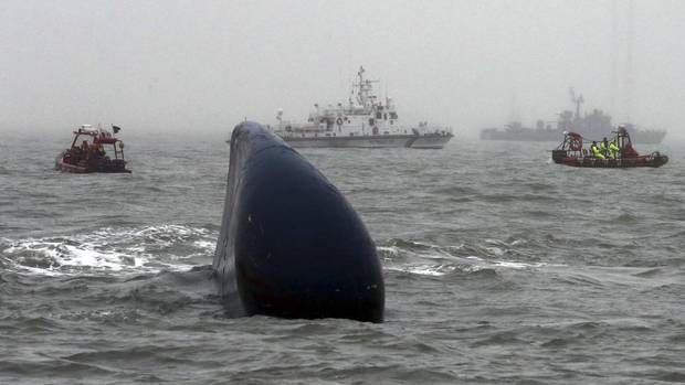 Thợ lặn tử vong khi tham gia tìm kiếm nạn nhân chìm phà Sewol