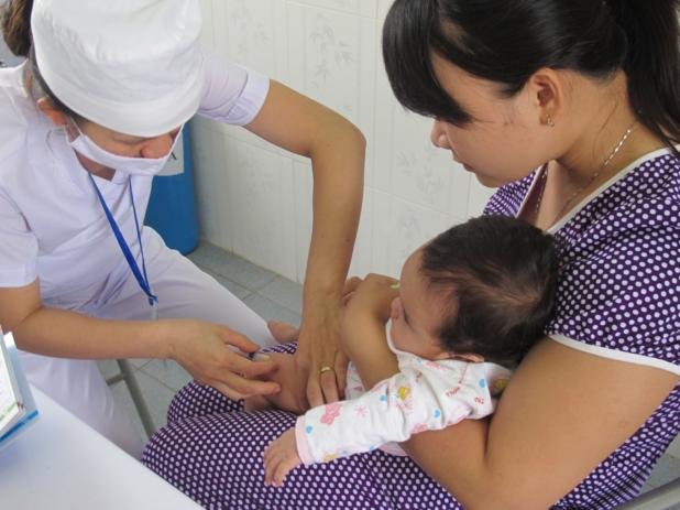 Hơn 25.000 trẻ Hà Nội được tiêm vaccine Sởi - Rubella
