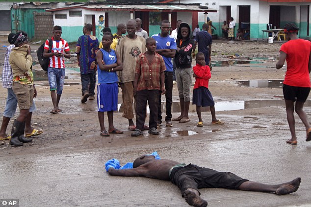 Ebola: 2 ngày, thêm 400 ca mắc mới