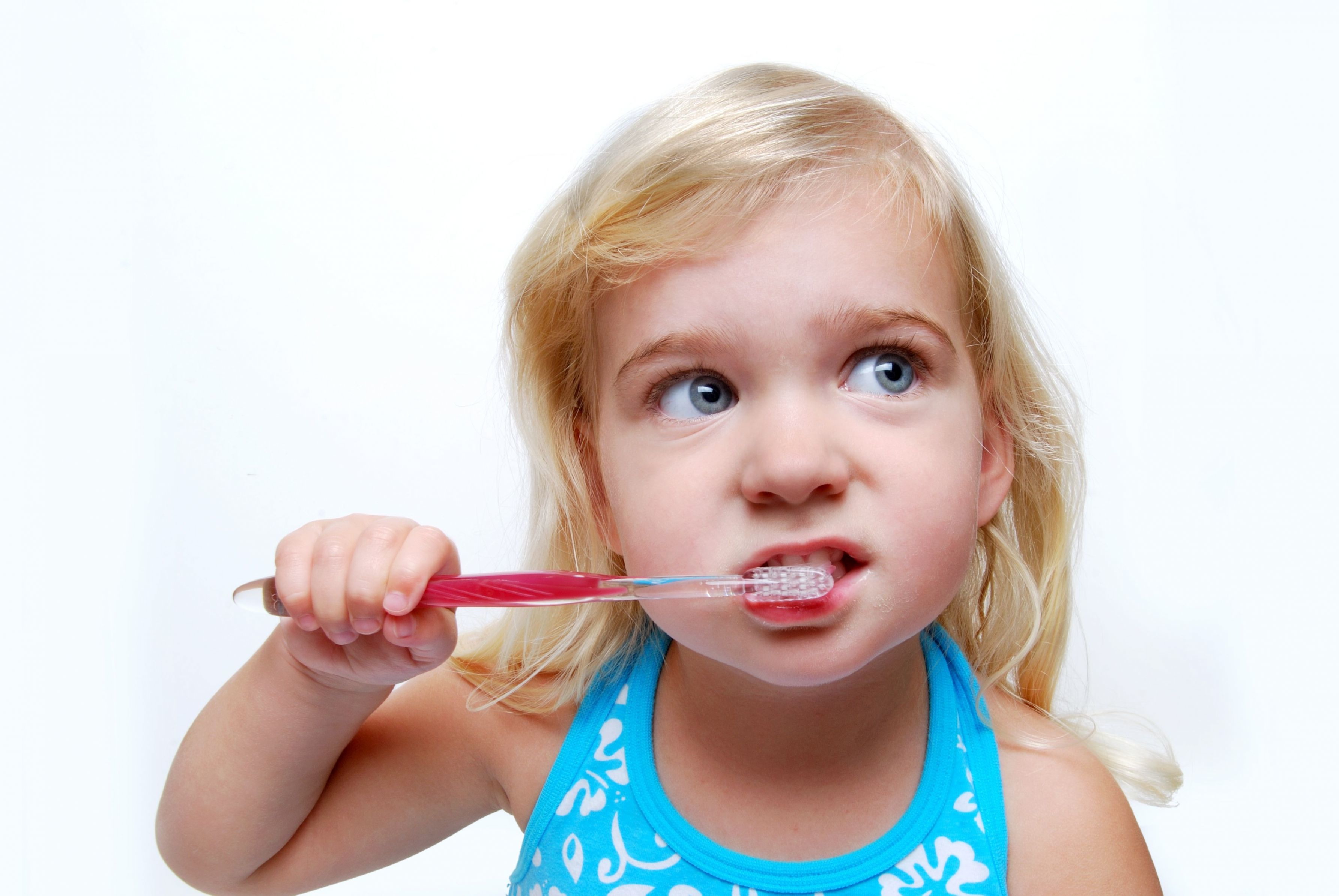7 sai lầm của mẹ khi chăm sóc răng cho con