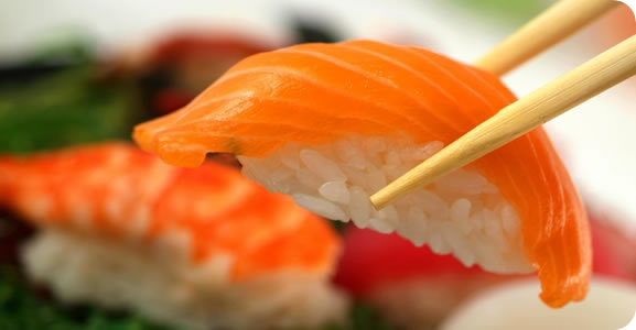 Nhiễm giun sán vì ăn sushi và gỏi cá sống