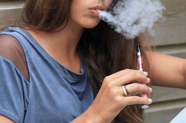Mỹ cảnh báo chứng nghiện nicotine ở thanh thiếu niên