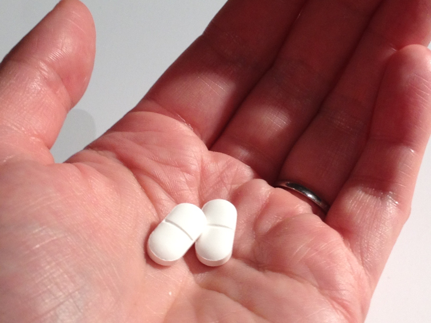 Paracetamol làm tăng nguy cơ đau tim