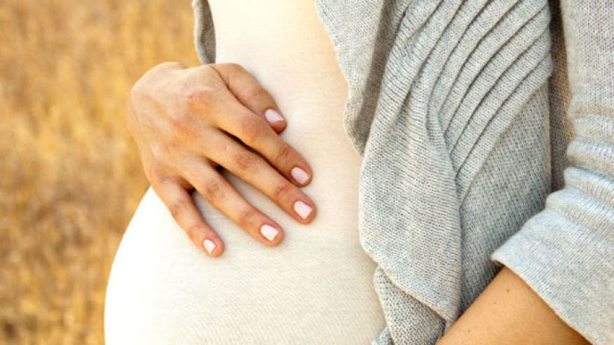 Sinh con muộn giảm nguy cơ ung thư buồng trứng