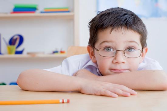 Trên 45%  học sinh mắc tật khúc xạ mắt