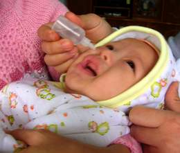 Thận trọng với thuốc chống ngạt mũi cho trẻ em