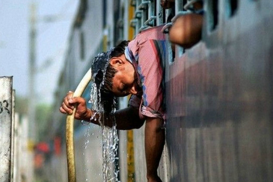 Hàng chục người chết vì nắng nóng ở Ấn Độ