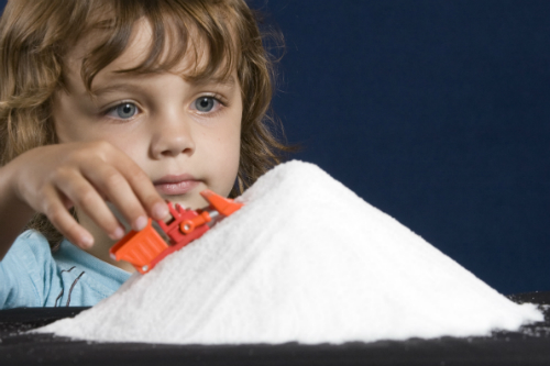 Ít muối hoặc nhiều muối đều ảnh hưởng tới dậy thì của trẻ
