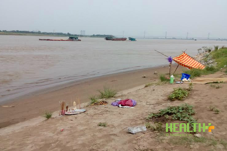 Hà Nội: Tránh nóng, một phụ nữ mất tích khi tắm ở sông Hồng