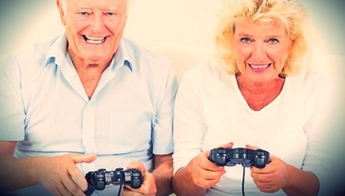 Chơi game giúp trị trầm cảm và tăng cường trí nhớ ở người già