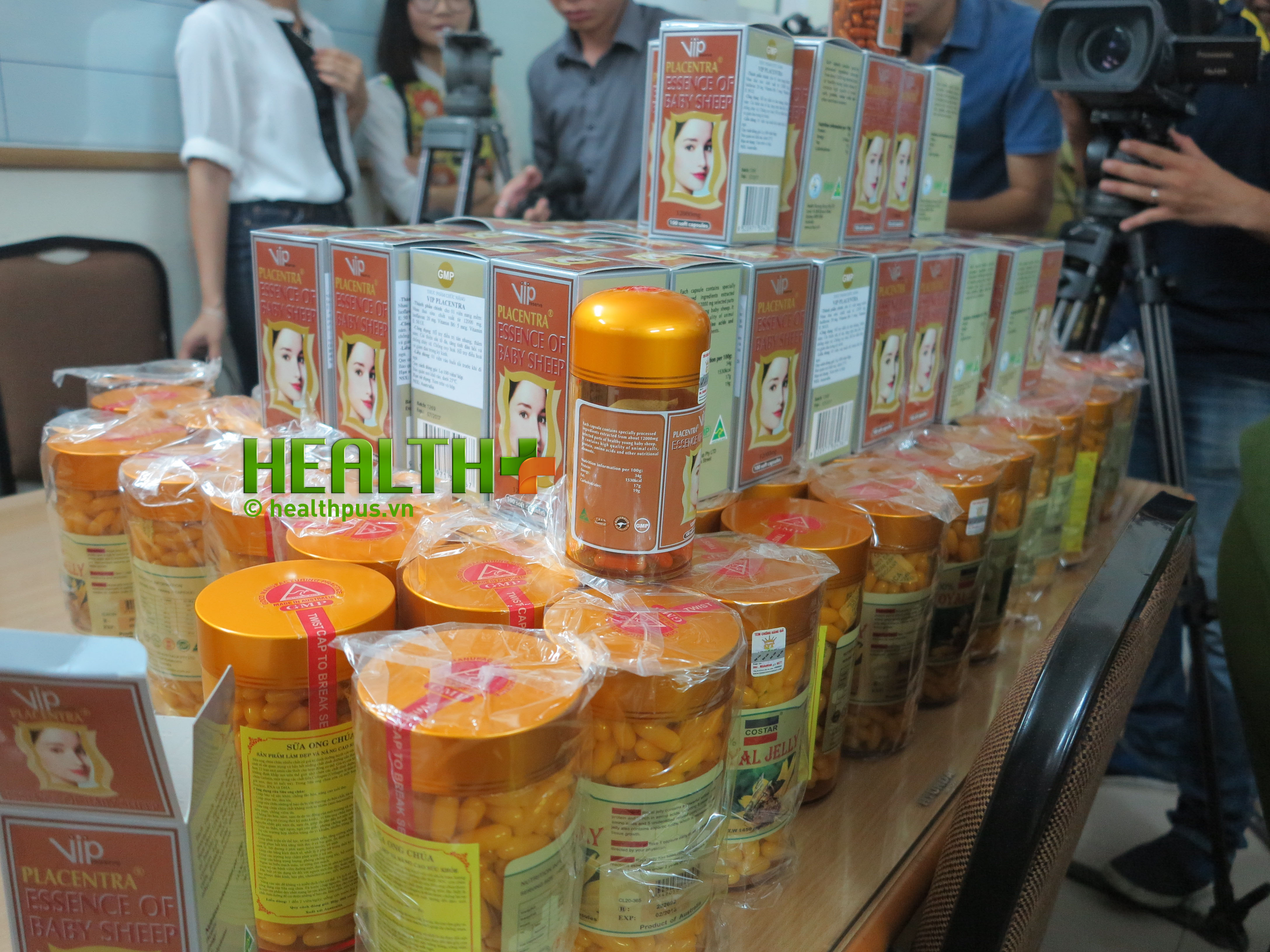 Phát hiện gần 20 tấn thực phẩm chức năng giả tại Hà Nội
