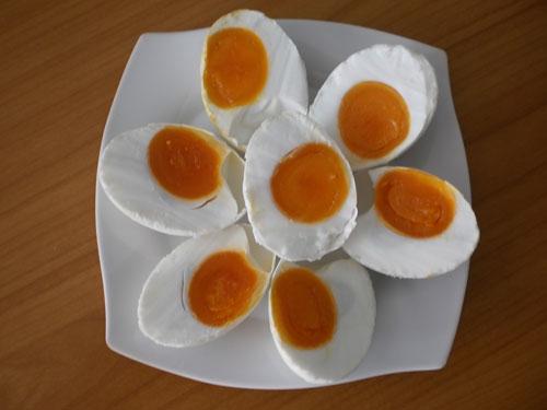 Vì sao ăn nhiều trứng muối lại mệt mỏi, đau đầu?