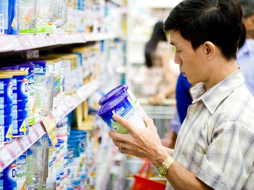 Loạn giá sữa: Siêu thị bán đắt hơn cả trăm nghìn?