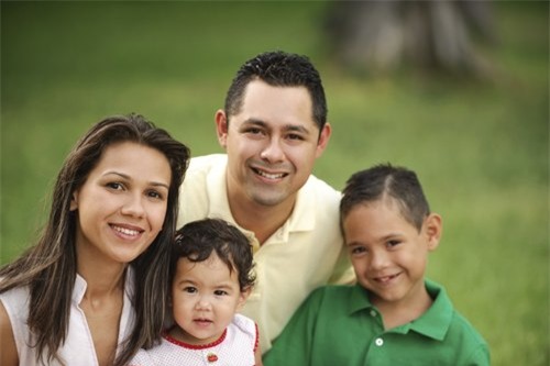 Hispanic-family-1372816103_500x0.jpg