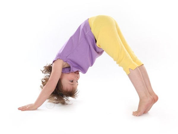 5 tư thế yoga tuyệt vời cho bé 4