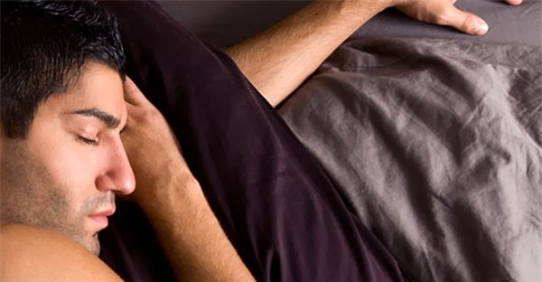 Thói quen ngủ nguy hiểm có thể bạn chưa biết 6