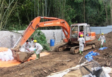 Đơn vị thi công đã hoàn thành hai vị trí chôn lấp chất thải nguy hại tại Cty Thanh Thái.