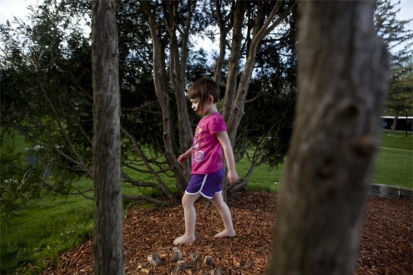 Thế giới bí ẩn của một bé gái 3 tuổi mắc bệnh tự kỷ 8