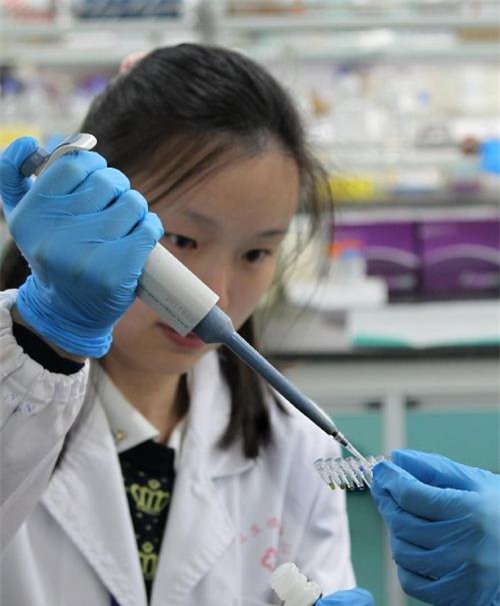 Vắcxin ngừa cúm H7N9 đã vượt qua cuộc thử nghiệm trên chuột trong phòng thí nghiệm. Ảnh: Tân Hoa Xã.