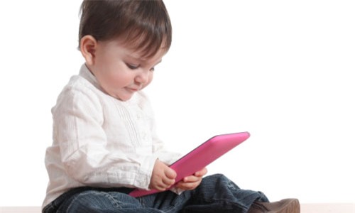 5 Reasons You Should not Give IPads to Small Kids