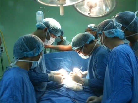 Phẫu thuật dị dạng tiết niệu – sinh dục cho gần 35 bệnh nhi ở miền Trung 1