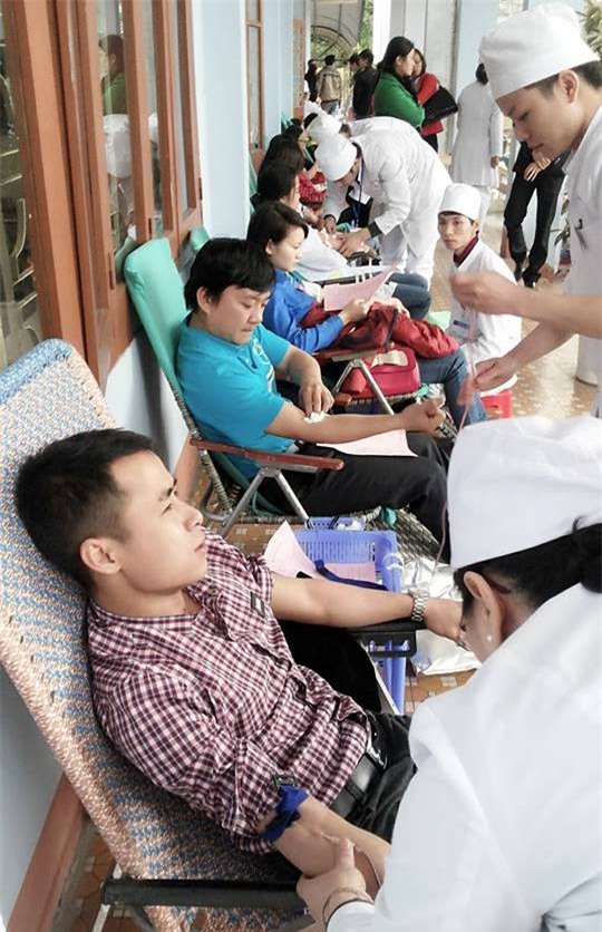 Quảng Ninh: 600 thanh niên hiến máu trong “Ngày Chủ nhật Đỏ” 2