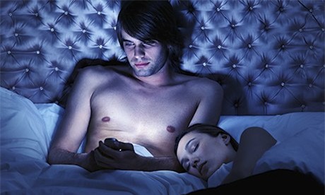 Điện thoại di động - kẻ thù của giấc ngủ