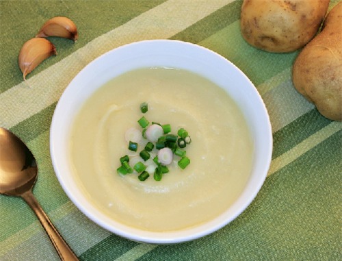 simple-potato-soup-7757-1394696507.jpg