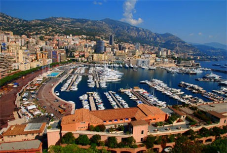 Diện tích của Monaco là 1,98km2