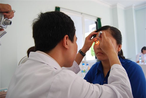 Thêm phương pháp điều trị cho người cận thị