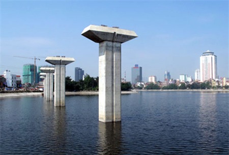 Các trụ cầu đường sắt trên cao Cát Linh - Hà Đông (ảnh minh họa: Quang Phong)