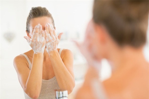 Chất kháng khuẩn trong xà phòng thúc đẩy vi khuẩn hình thành ở mũi 1 Chất kháng khuẩn trong xà phòng thúc đẩy vi khuẩn hình thành ở mũi 1