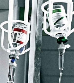 Truyền dịch trong điều trị sốt xuất huyết ở tuyến dưới: Những lưu ý đặc biệt