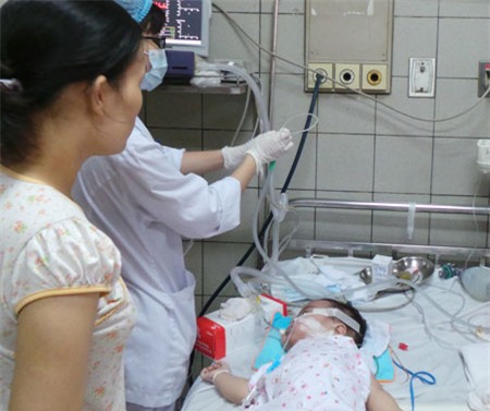 Nhiều ca sởi diễn biến bất bất thường, nguy kịch. Ảnh: T.A