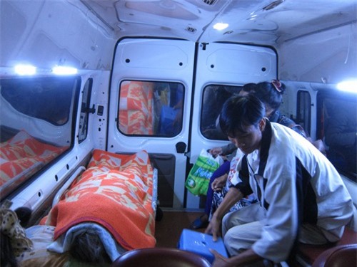Chuyến xe 11 giờ đêm 29.3, ông Sáu Đức đã đưa một bệnh nhân nam lớn tuổi về tận An Phú (Châu Đốc) sau khi bệnh nhân vừa từ bệnh viện ở TPHCM về thì tắt thở