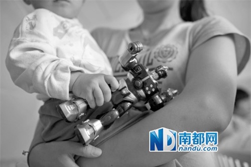 Bé 18 tháng bị quên nhiệt kế trong hậu môn - 2